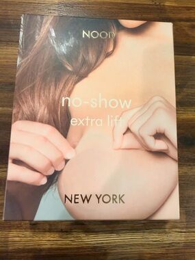NOONI No-Show Extra Lift Adhesive Bra - Nude